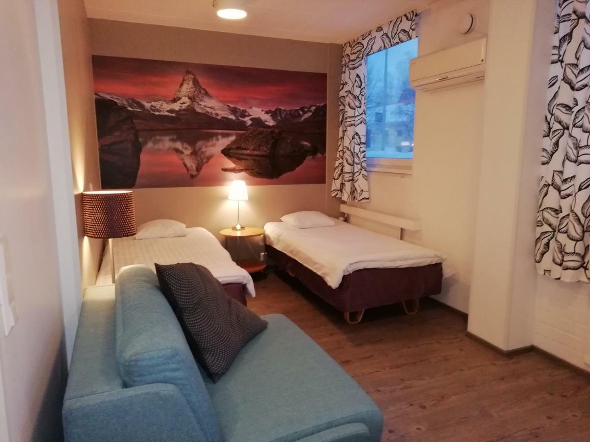 Hotel Turistihovi Коувола Экстерьер фото