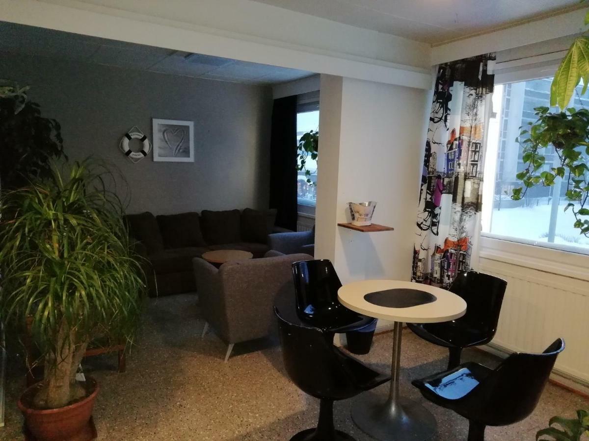 Hotel Turistihovi Коувола Экстерьер фото