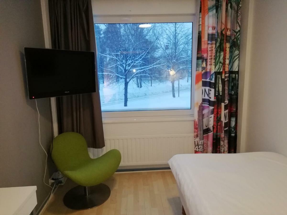Hotel Turistihovi Коувола Экстерьер фото